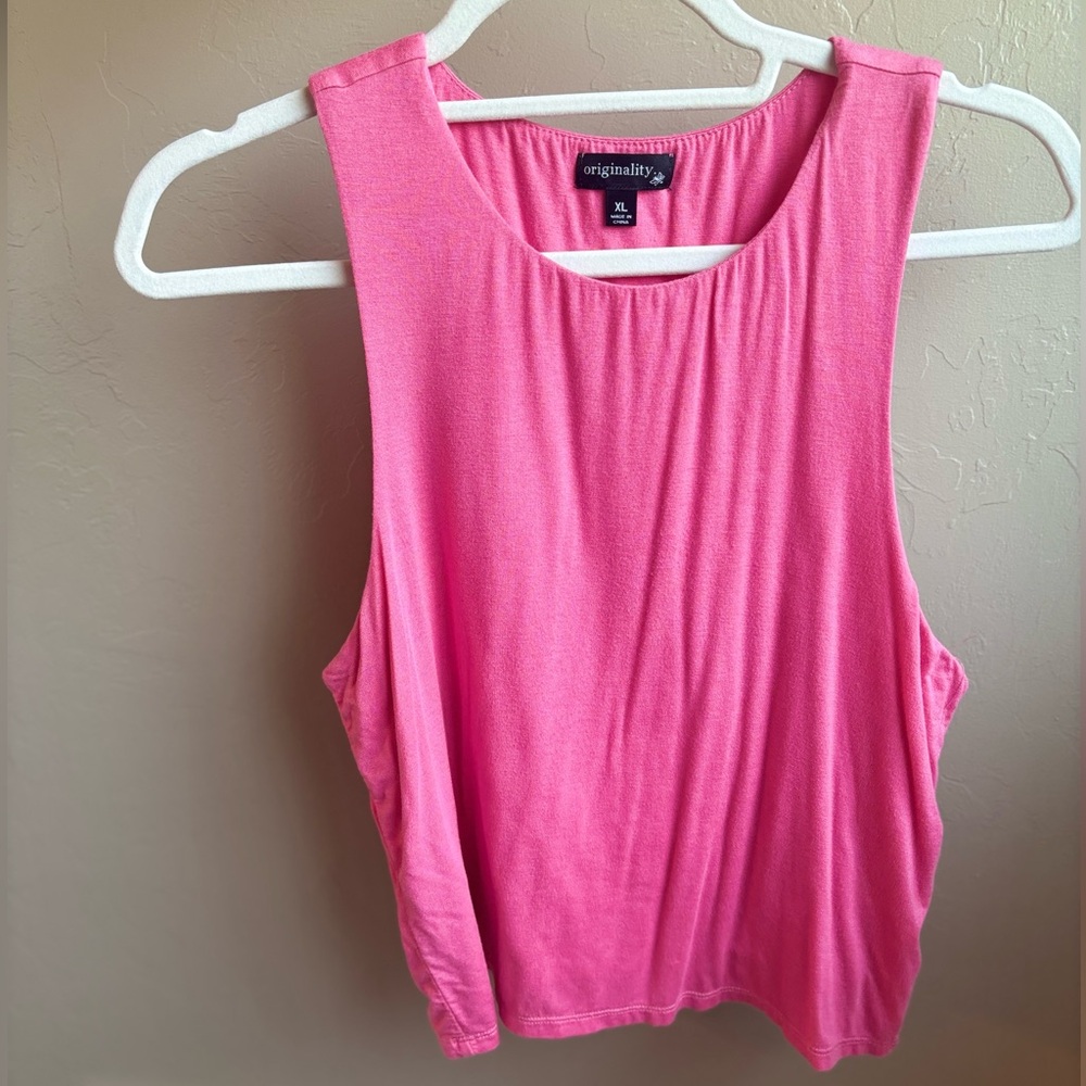 Pink Tank - Picture 1 of 1